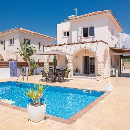 Adamantia * Ayia Napa