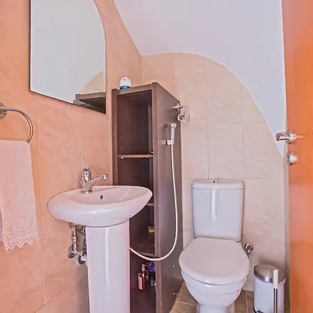 Adamantia Villa